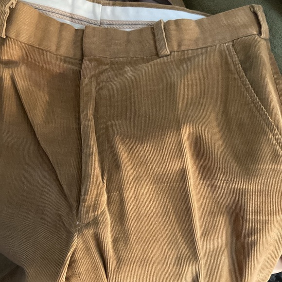Knack 70’s 3 piece tan corduroy suit. 44 jacket 36” pants. Slight discolor patch - Picture 13 of 14
